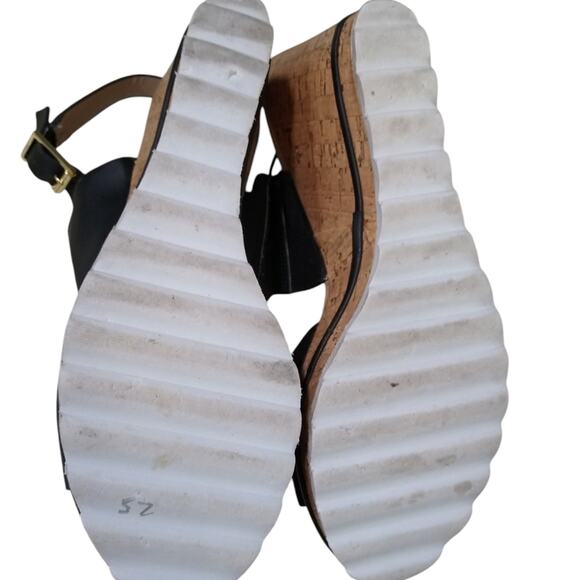 [H412] Andrew Marc New York Black Platform "Roman" Wedges Sandals, Size 10M - Picture 4 of 8